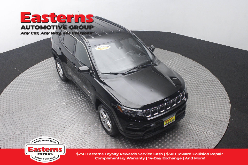 Used 2023 Jeep Compass Latitude AWD/4WD image 4