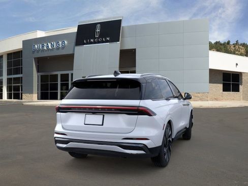 New 2026 Lincoln Nautilus Reserve image 8