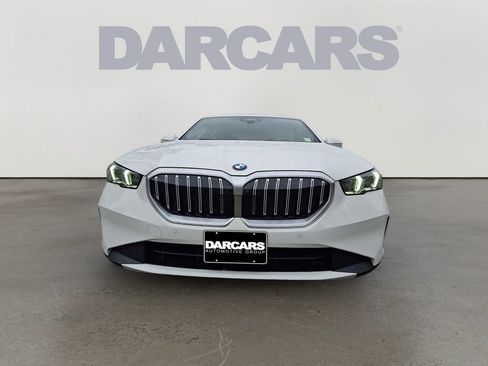 Used 2026 BMW 530i xDrive AWD/4WD image 2