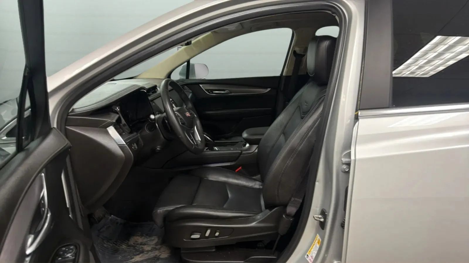 Used 2017 Cadillac XT5 Luxury FWD image 21