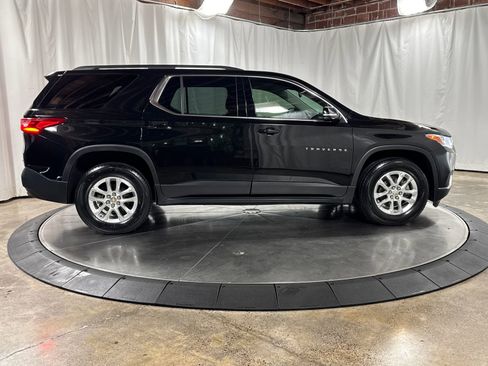 Used 2020 Chevrolet Traverse LT w/ LPO, Floor Liner Package FWD image 9