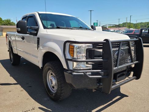 Used 2017 Ford F250 XL w/ Power Equipment Group AWD/4WD image 3