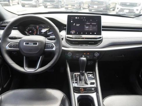 Certified 2023 Jeep Compass Latitude AWD/4WD image 15
