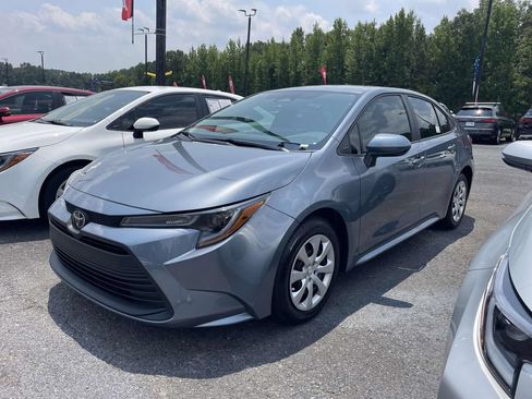 Used 2026 Toyota Corolla LE FWD image 5