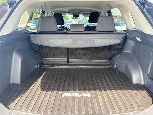 Used 2023 Toyota RAV4 LE AWD/4WD image 36
