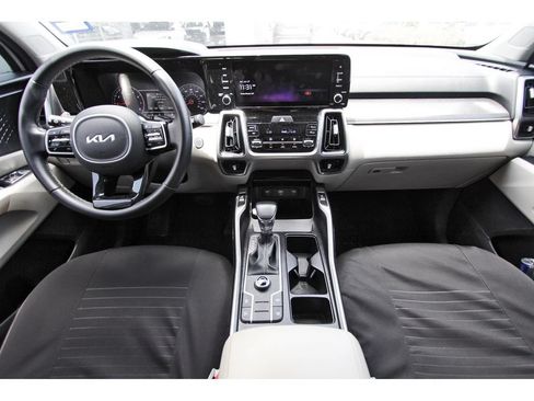 Used 2022 Kia Sorento S w/ Panoramic Sunroof Package FWD image 10