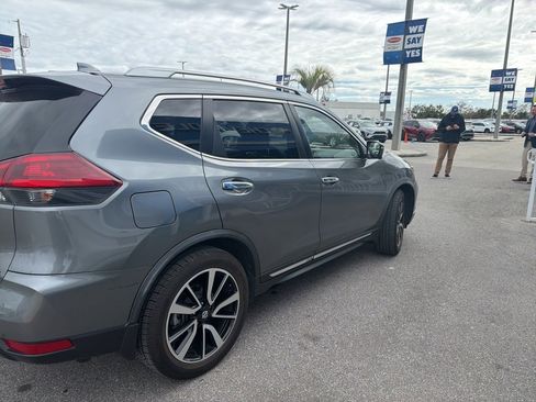 Used 2018 Nissan Rogue SL w/ Premium Package image 7