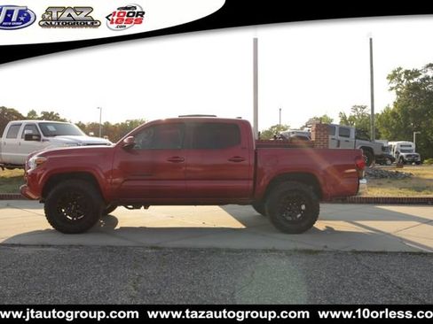 Used 2019 Toyota Tacoma SR5 AWD/4WD image 4