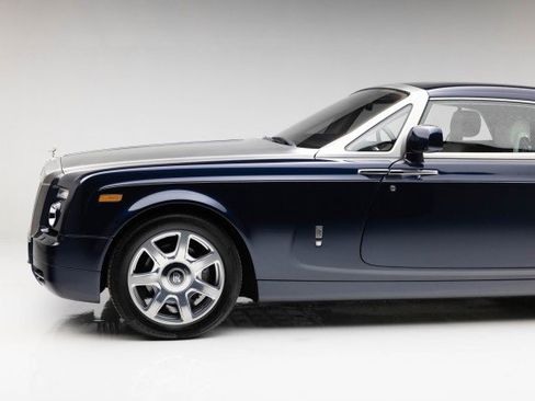 Used 2010 Rolls-Royce Phantom Coupe image 17