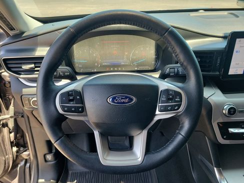 Used 2023 Ford Explorer XLT w/ Equipment Group 202A RWD image 26