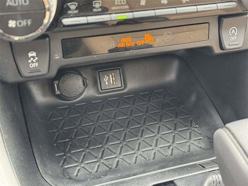 Used 2023 Toyota RAV4 XLE w/ Convenience Package image 15