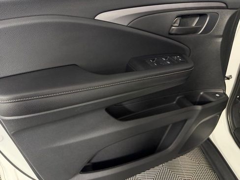 Used 2025 Honda Ridgeline Sport image 22