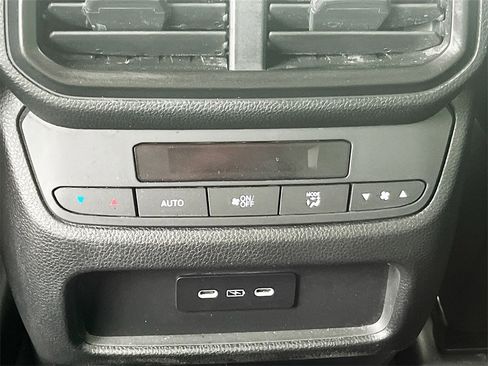 Used 2025 Honda Pilot Touring image 26