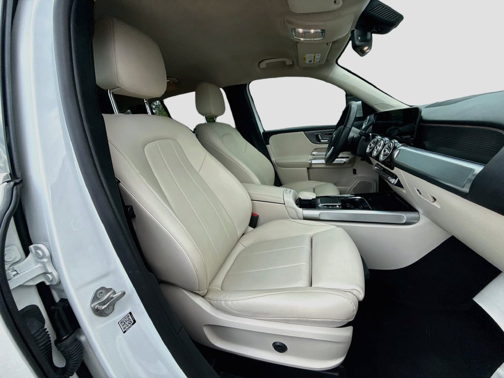 Used 2021 Mercedes-Benz GLB 250 4MATIC image 33