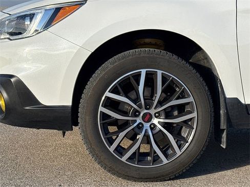 Used 2017 Subaru Outback 2.5i Limited image 6