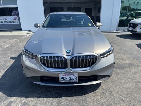 Used 2024 BMW i5 eDrive40i w/ Premium Package image 2