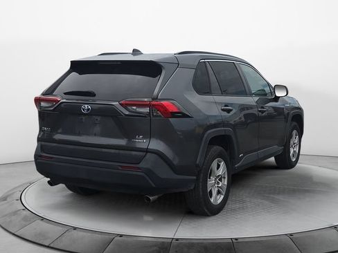 Used 2021 Toyota RAV4 LE AWD/4WD image 5