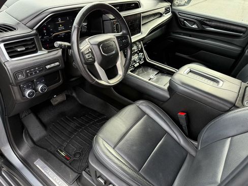 Used 2022 GMC Yukon XL Denali image 12