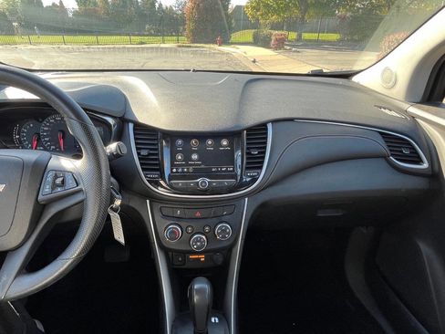 Used 2018 Chevrolet Trax LS image 10