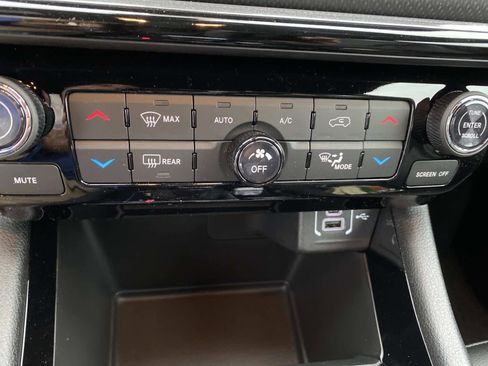 New 2026 Jeep Compass Limited image 11