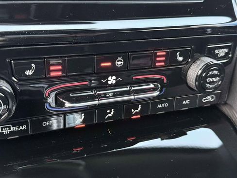 New 2025 Jeep Grand Cherokee Laredo w/ Luxury Tech Group I image 22