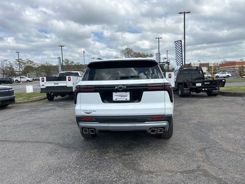 New 2026 Chevrolet Traverse LT w/ Sun and Wheel Package FWD image 4