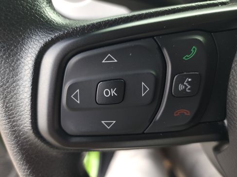 Used 2025 Jeep Wrangler Sport AWD/4WD image 17