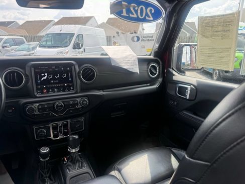 Used 2021 Jeep Wrangler Unlimited Sahara w/ Cold Weather Group AWD/4WD image 47