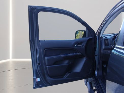 Used 2017 GMC Canyon SLE w/ SLE Convenience Package image 8