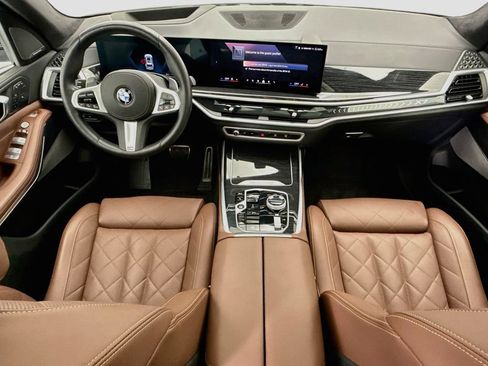 Used 2025 BMW X7 xDrive40i w/ M Sport Package AWD/4WD image 13