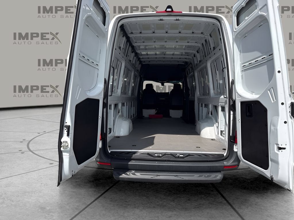 Used 2025 Mercedes-Benz Sprinter 2500 image 23