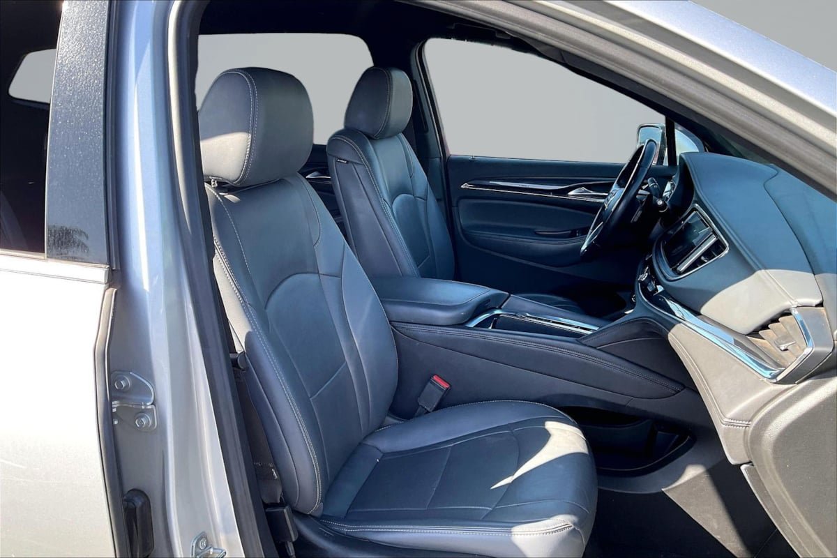 Used 2022 Buick Enclave Premium FWD image 7
