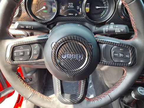 Used 2023 Jeep Wrangler Unlimited Rubicon 4xe AWD/4WD image 27