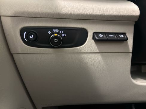 Used 2023 Buick Envision Avenir image 27