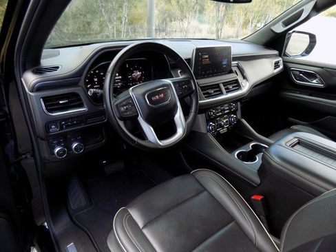 Used 2024 GMC Yukon XL SLT image 13