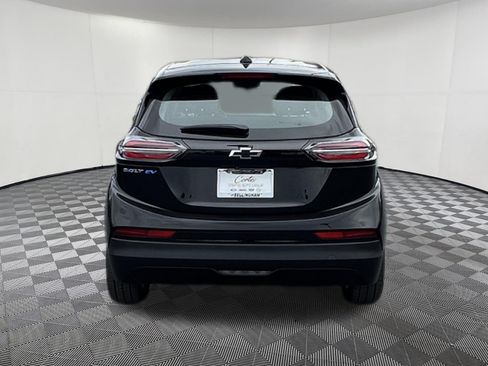 Used 2023 Chevrolet Bolt LT FWD image 5