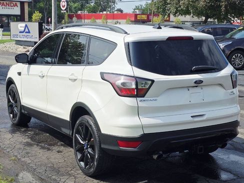 Used 2018 Ford Escape SE w/ SE SYNC Package AWD/4WD image 4