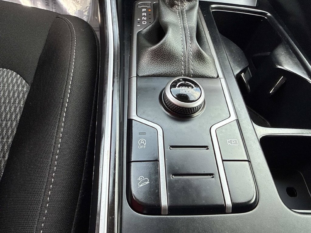 Used 2023 Kia Sorento LX FWD image 32