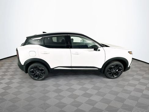 New 2026 Nissan Kicks SR w/ SR Premium Package FWD image 11