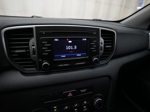 Used 2018 Kia Sportage LX AWD/4WD image 6
