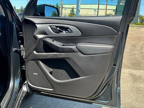 Used 2020 Chevrolet Traverse LT w/ LT Premium Package image 23