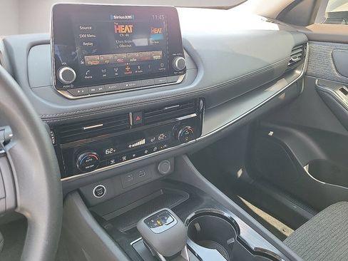 Used 2022 Nissan Rogue SV FWD image 20