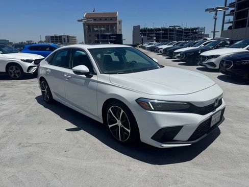 Used 2024 Honda Civic Touring image 2