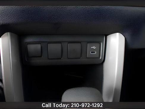 Used 2024 Toyota Corolla Cross AWD Hybrid image 17