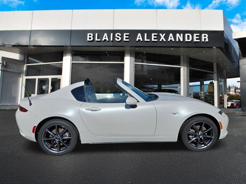 Used 2019 MAZDA MX-5 Miata RF Grand Touring RWD image 2