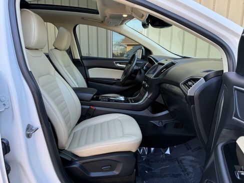 Used 2020 Ford Edge SEL w/ Cold Weather Package image 22