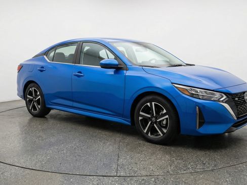 Used 2025 Nissan Sentra SV FWD image 1
