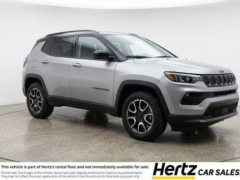 Used 2025 Jeep Compass Trailhawk AWD/4WD image 1