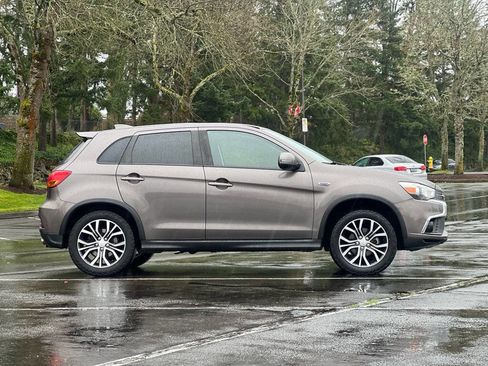 Used 2018 Mitsubishi Outlander Sport ES image 4