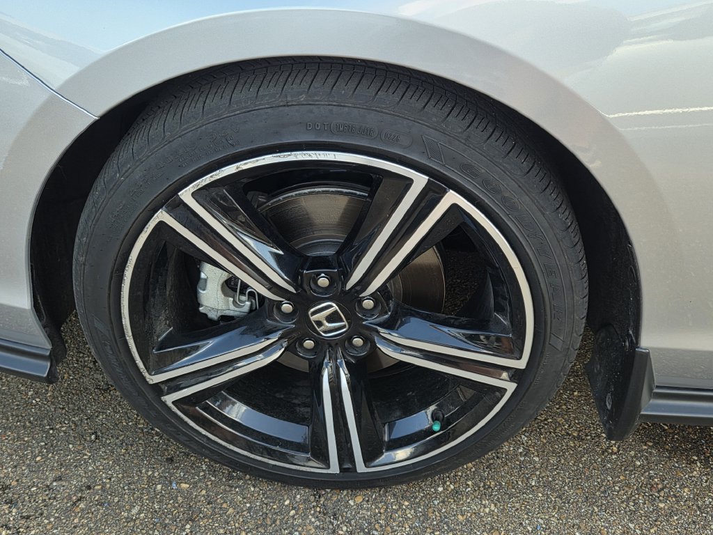 Used 2025 Honda Accord Sport image 3